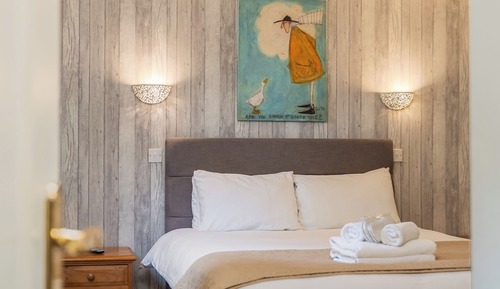 Traditional Chalet, 2 Bedrooms, Hot Tub