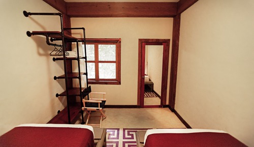 Economy Twin Room, Shared Bathroom