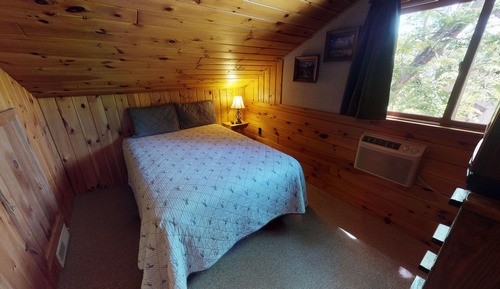 Classic Cabin, 3 Bedrooms, 2 Bathrooms, River View