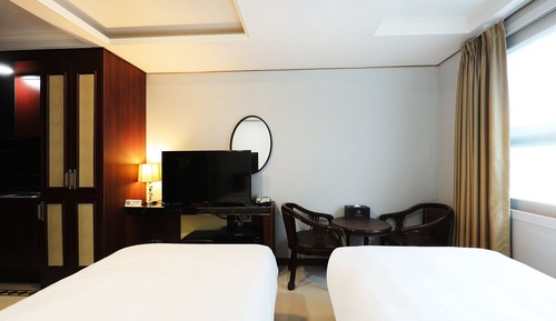 Standard Twin Room (With Kitchen)