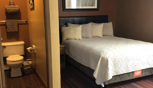 Standard Room, 1 Queen Bed