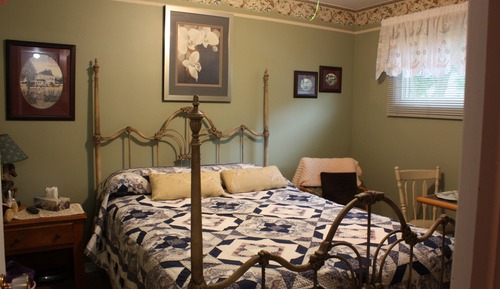 Green Serine Room