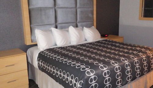 Deluxe Room, 1 King Bed, Kitchen