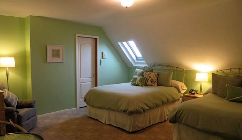 Room (2 Beds)