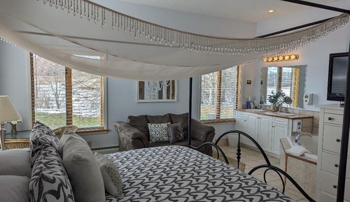 Room, Jetted Tub
