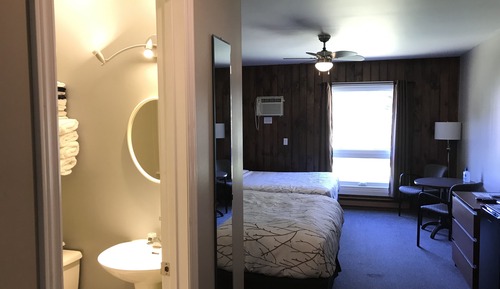 Double Deluxe Room (w/extra bed, easy water access)