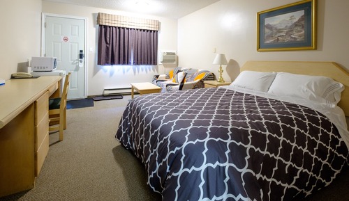 Standard Room, 1 Queen Bed (B Building - Ground Level)