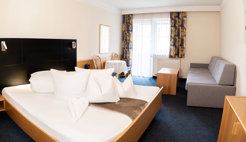 Double Room, Balcony (Schloss Laudeck)