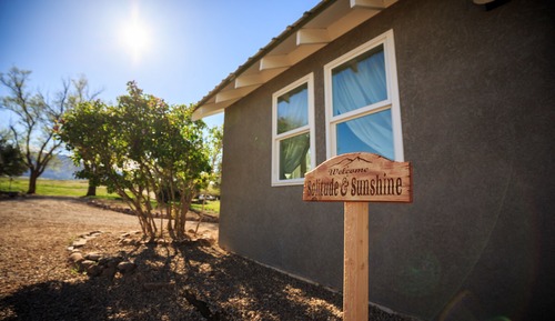 Premier Duplex, 1 Bedroom, Kitchen, Mountain View (Pet Friendly)