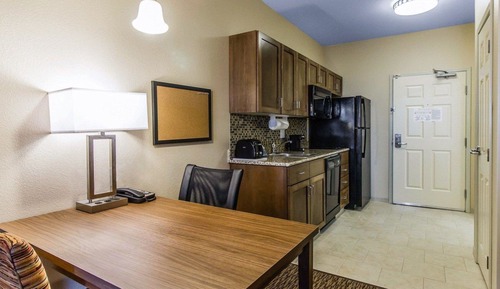 Suite, 2 Queen Beds, Non Smoking
