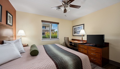Deluxe Room, 1 King Bed