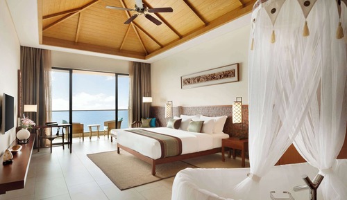 Premium Room, 1 King Bed, Smoking, Sea View