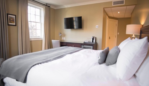 Deluxe Room (Adjacent to the Main Building)