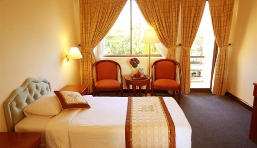 Suite, Pool View