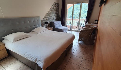 Premium Double Room, 1 Bedroom, Mountain View, Sea Facing