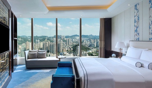 Club Suite, 1 King Bed, River View (Opera)