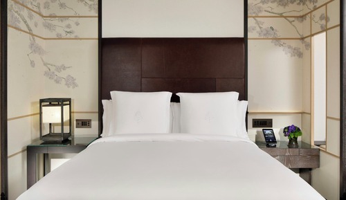 Deluxe Room, 1 King Bed