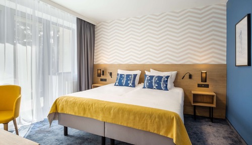 Executive Suite, 1 King Bed, Non Smoking, Kitchenette (with Sofabed)