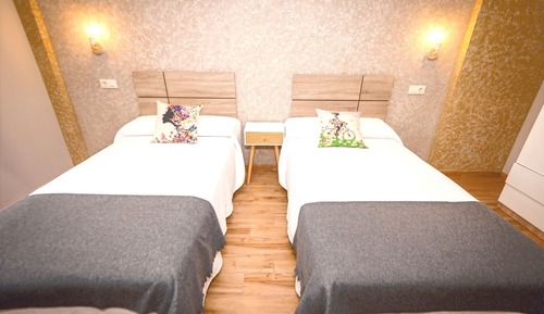 Deluxe Apartment, 2 Bedrooms, Partial Ocean View, Tower