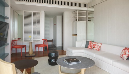 Suite, 1 King Bed, Pool View