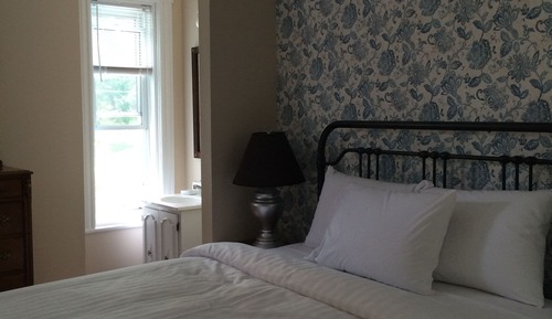 Suite, Queen Bed, Ensuite (Suite Two)