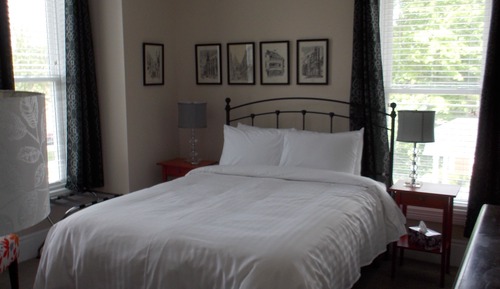 Suite, Queen Bed, Private Bathroom (Suite Four)