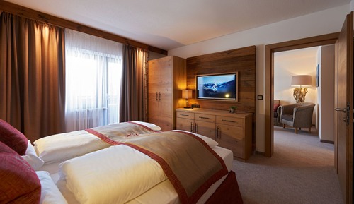 Junior Suite, Balcony, Garden View (Deluxe)