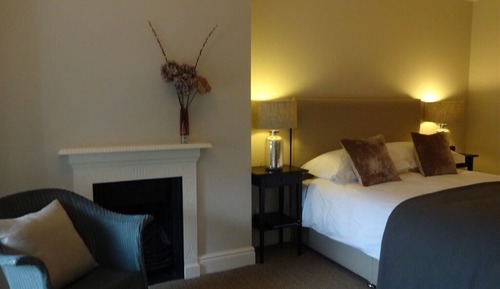 Superior Double Room, Ensuite, Garden View (Shower & Bath-Davies)