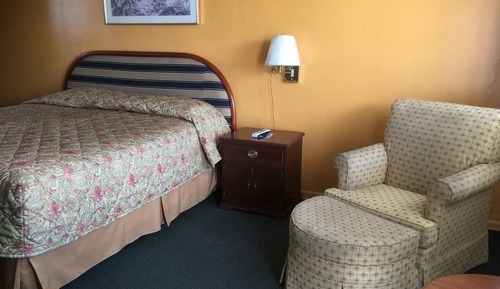 Standard Room, 1 King Bed, Smoking