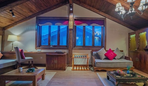 Deluxe Suite
