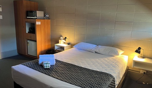 Standard Queen Room