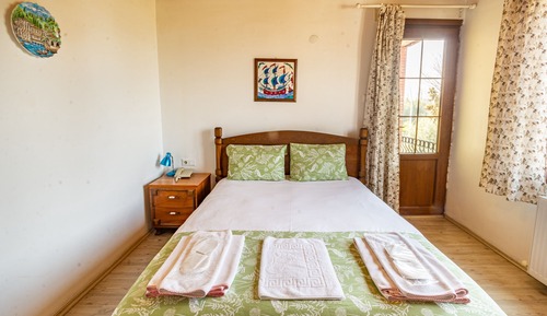 Standard Double Room, Balcony, Lake View