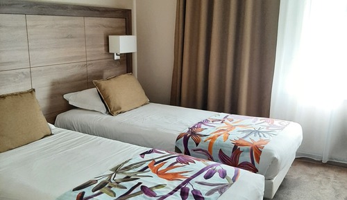 Comfort Twin Room, 2 Twin Beds, Private Bathroom
