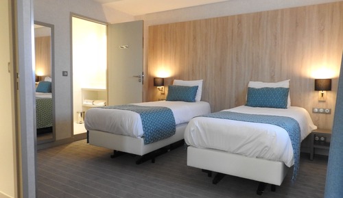 Premium Twin Room, 2 Twin Beds, Private Bathroom, Garden View