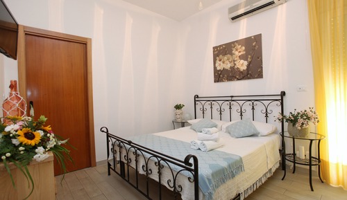 Deluxe Double Room, Courtyard View
