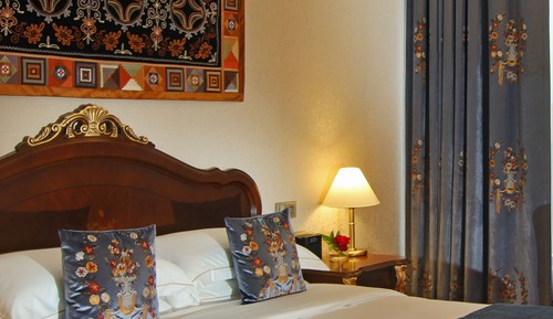 Premium Room, 1 King Bed
