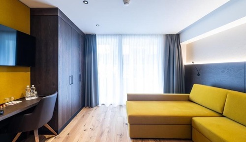 Suite, Balcony