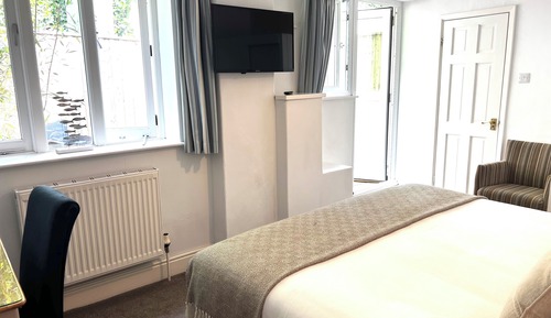 Double or Twin Room with Private Patio, Ensuite , Room 6, 2nd Floor (Not dog friendly)