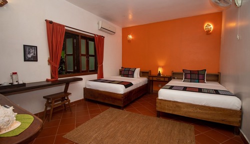 Standard Twin Room