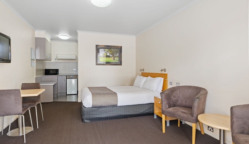 Standard Room, 1 Queen Bed, Accessible, Non Smoking