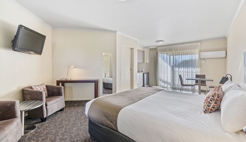 Deluxe Room, 1 King Bed