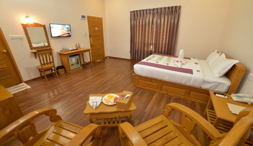 Deluxe Bungalow (Double OR Twin)