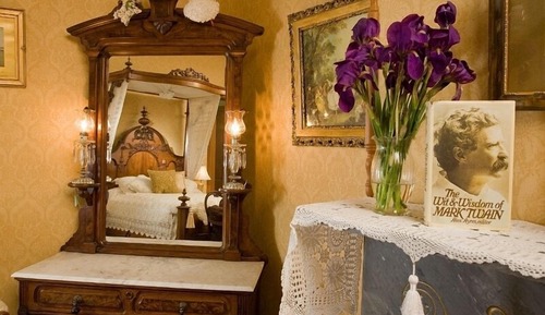 Deluxe Room, 1 Queen Bed, Non Smoking (The Rosewood)