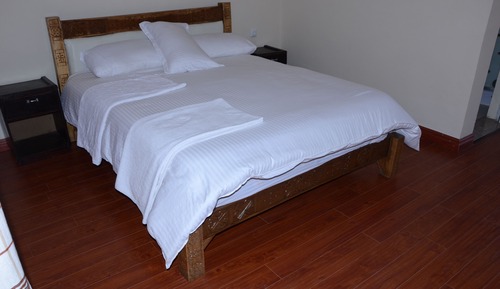 Deluxe Double Room, 1 King Bed, Balcony, Mountain View