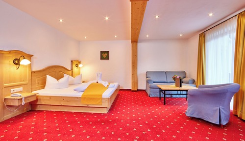 Junior Suite, 1 Queen Bed with Sofa bed, Balcony