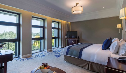 Deluxe Room, 1 King Bed