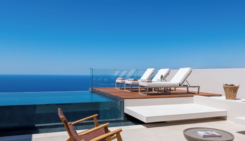 Residence with Private Heated Pool