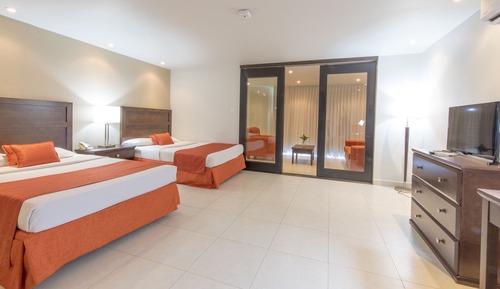 Superior Cottage, 2 Double Beds (Garden)