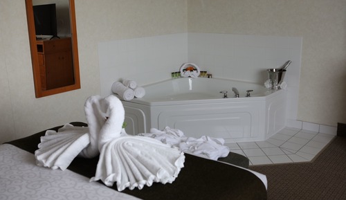 Standard Room, 1 Queen Bed, Jetted Tub