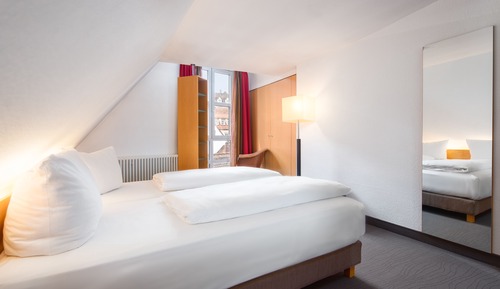 Exclusive Suite, 2 Bedrooms, Hot Tub, River View